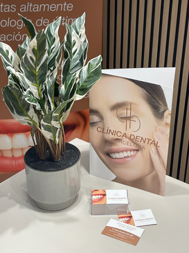 Slider image (2) CHC Clinica Dental in Barcelona Spain